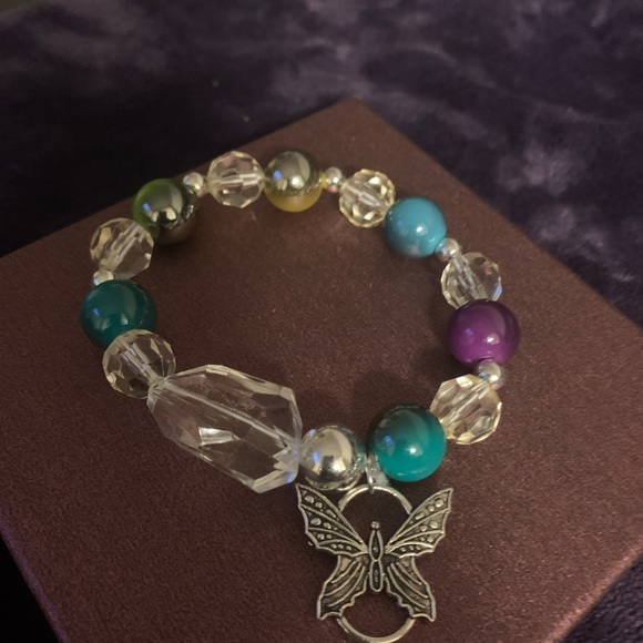 Bracelets - Picture 7 of 14